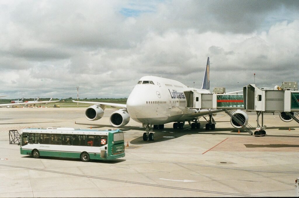 Genesis P2P Clark Airport Bus: Schedules and Fares 2026